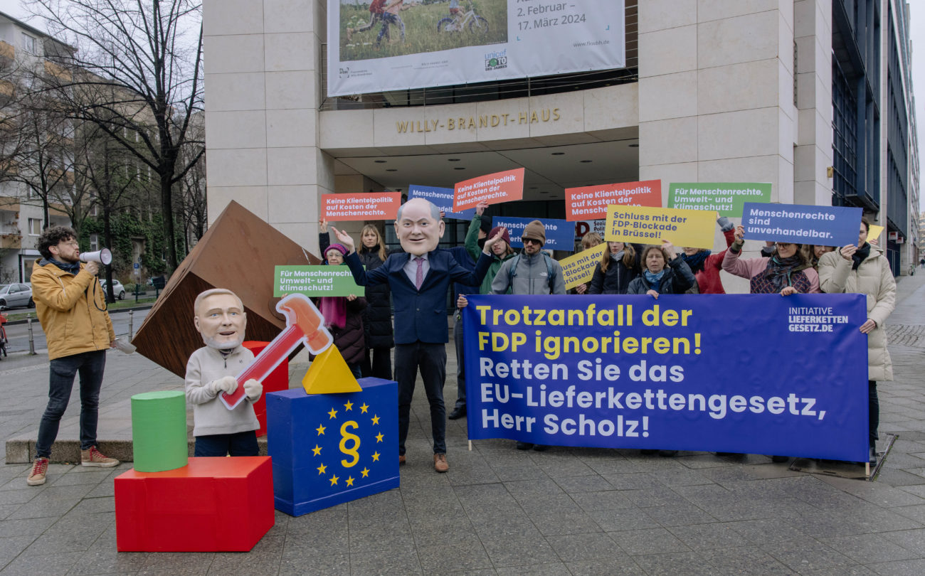 Aktuelle Umfrage: Mehrheit der Deutschen und der FDP-Wähler*innen für EU-Lieferkettengesetz